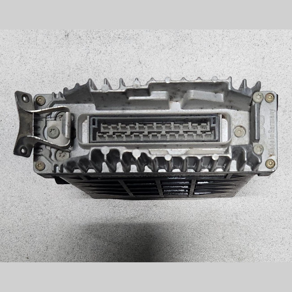1989 Mercedes-Benz 560SEL Engine Control Unit 0065458132 Mercedes-Benz W126 560S