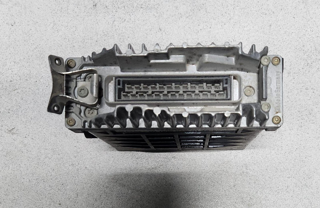 1989 Mercedes-Benz 560SEL Engine Control Unit 0065458132 Mercedes-Benz W126 560S