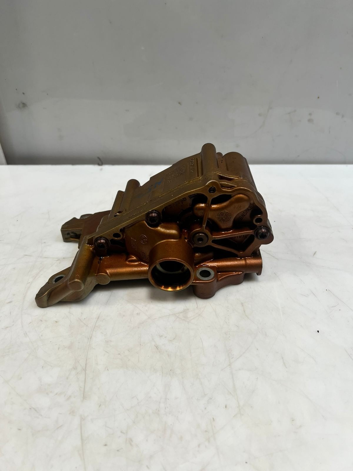 2011-2012 BMW X3 F25, 528i F10 and Z4 E89 3.0L Engine Oil Pump 7573748 OEM