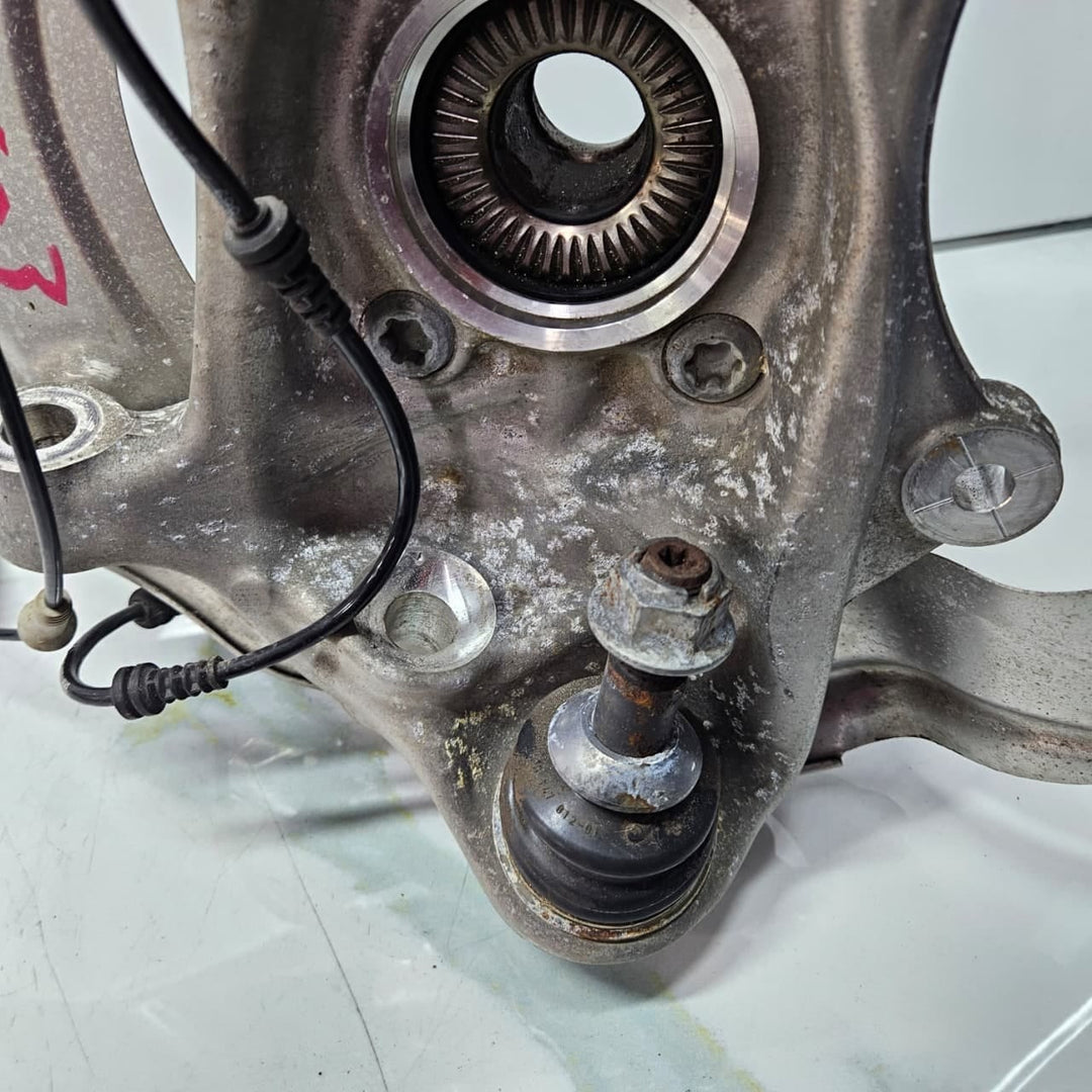 OEM BMW 5 8 Series G30 G14 G15 G16 Front Wheel Hub BEARING Front Right 6884386