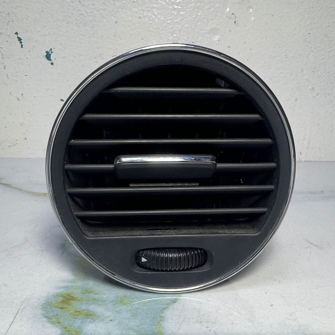2007-2011 Mercedes-Benz CLS550 Dashboard Air Vent A2198300154 CLS-Class W219