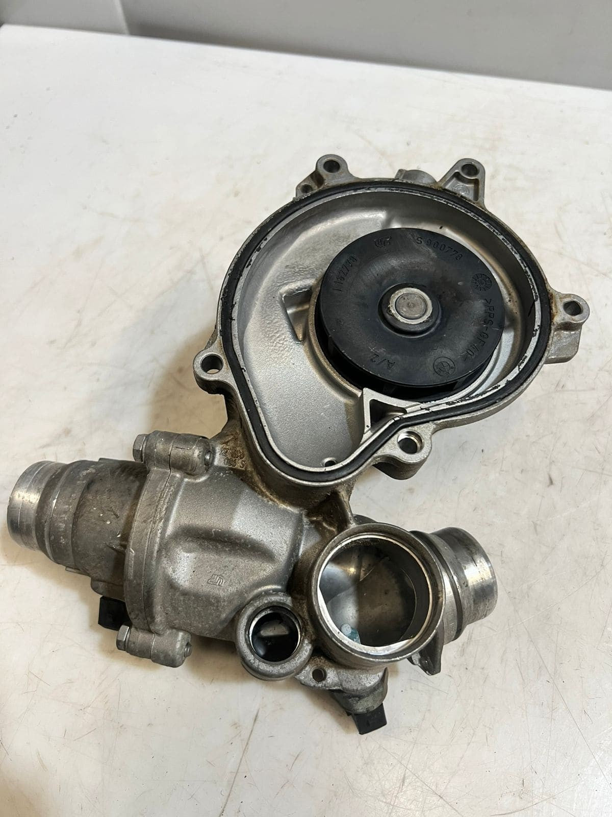 2006-2010 BMW X5 4.8L 5 Series E60 E61 550i E63 E65 Water Pump 7531859 OEM