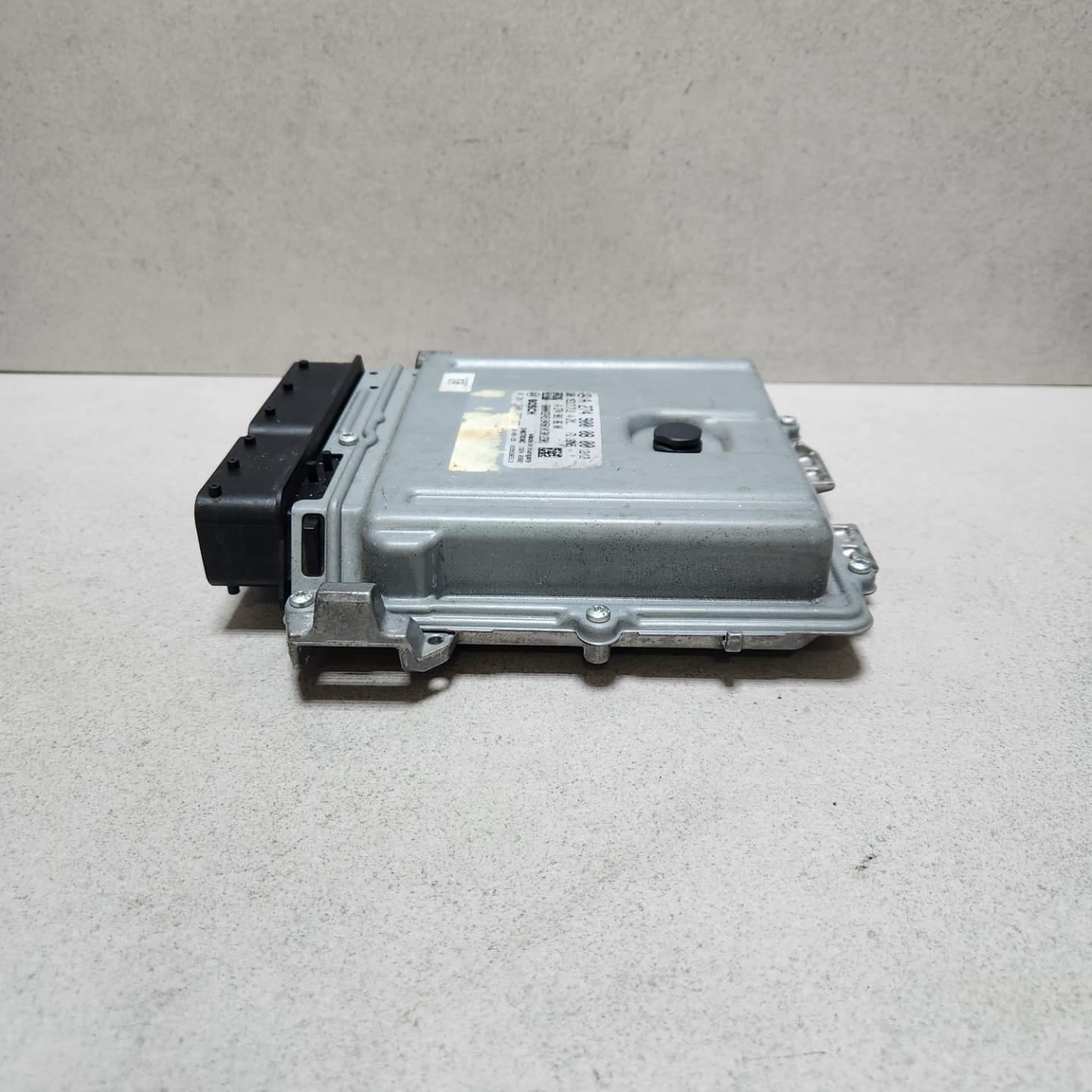 2015-2020 Mercedes-Benz C300 Engine Control Unit A2749000800 C-Class W205 GLC30 