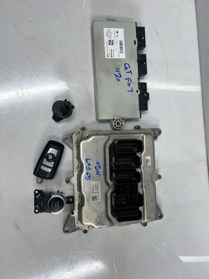 2014-2016 BMW F10, F20, F07, F25, F30 520i Engine Control Unit 8664661 SET