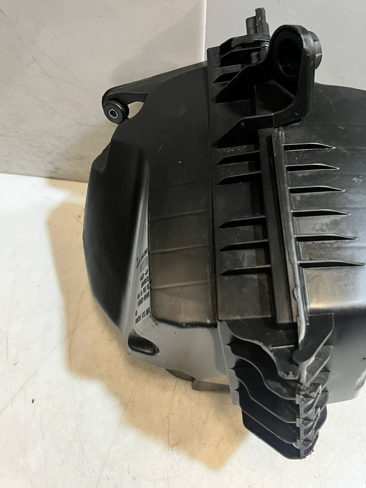 2010-2016 BMW 528i F10 N20 520I F11 F07 Air Intake Filter Box 7612014 OEM