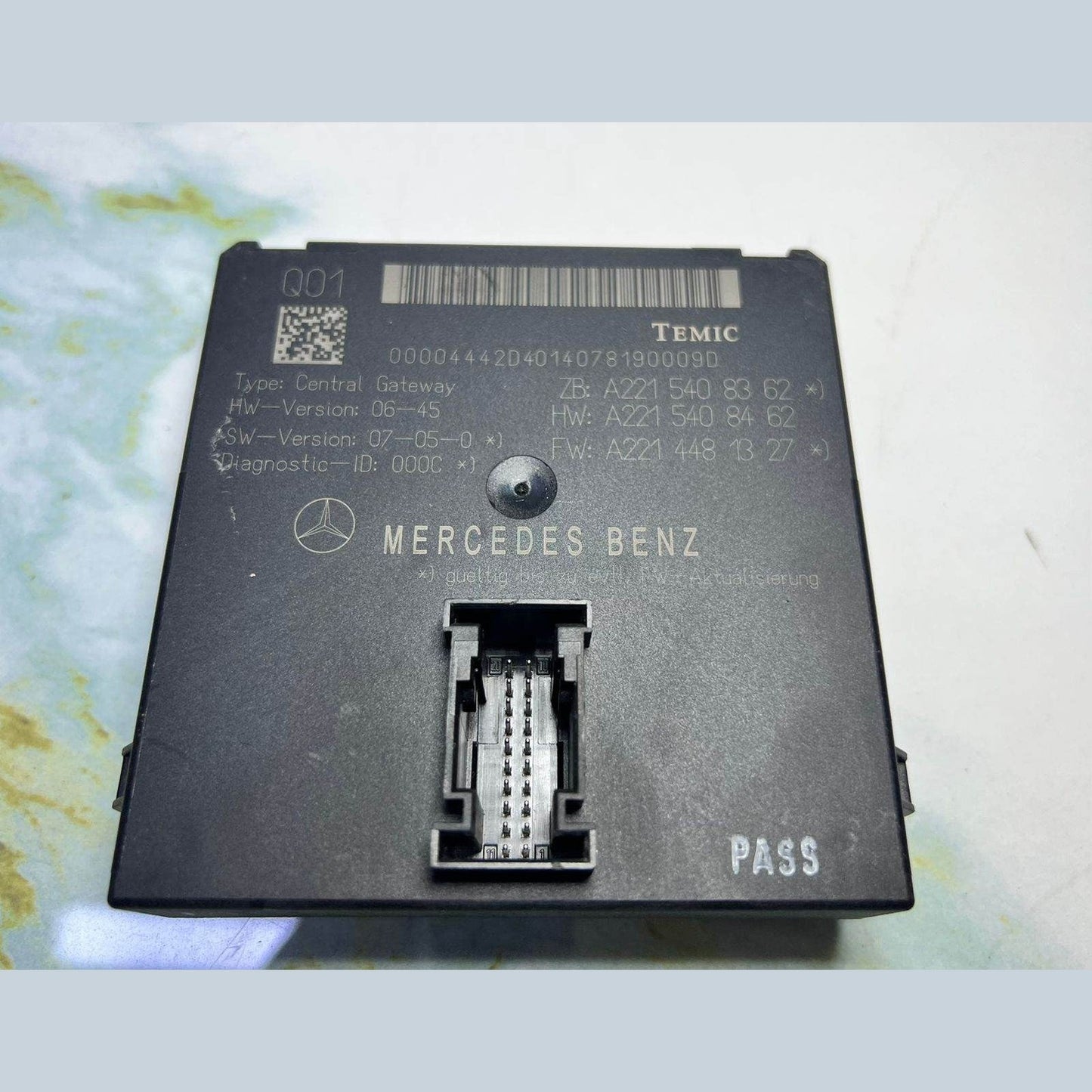 2007-2014 Mercedes-Benz S550 Central Gateway Control Module A2215408362 W221 S-C
