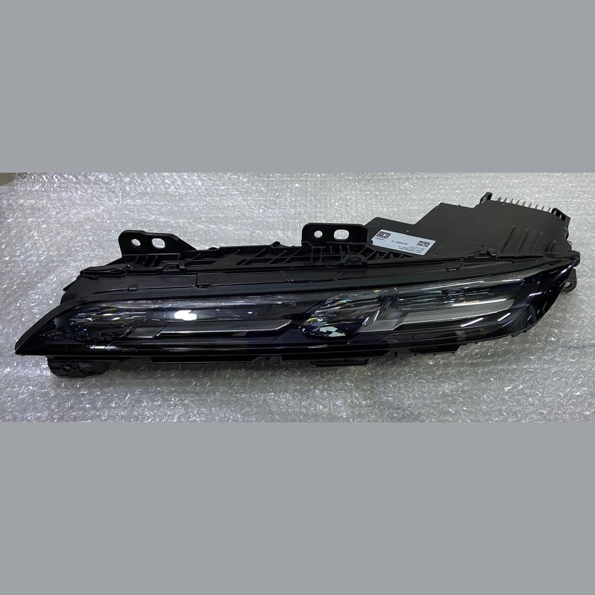 OEM BMW 7 Series G70 Headlight Upper LED Front 9879935 left Side