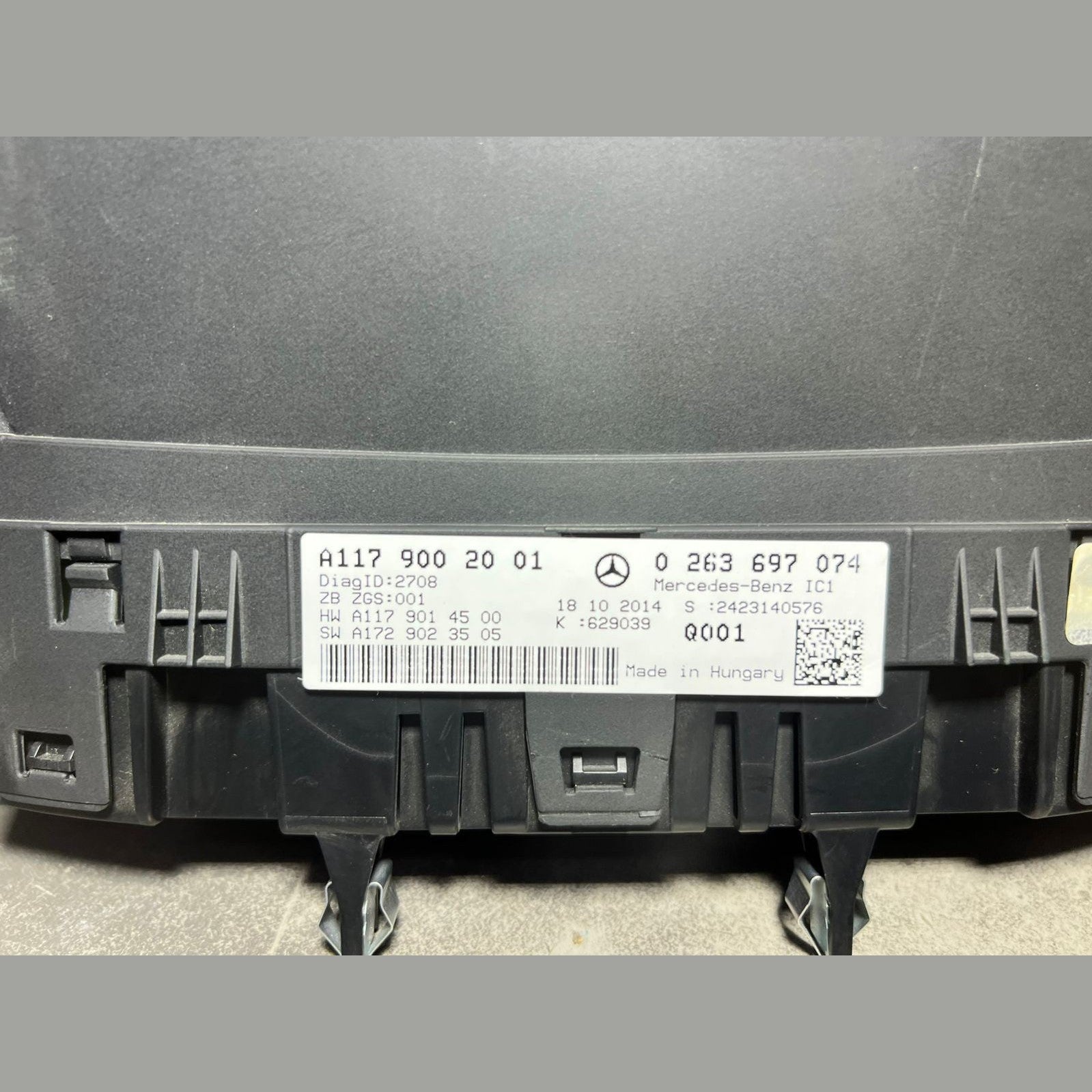 14-17 Mercedes-Benz W117 CLA Instrument Cluster Speedometer A117 9002001 OEM