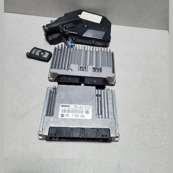2002-2003 BMW 745i E65 Engine Control Module 7523523 ECU SET 