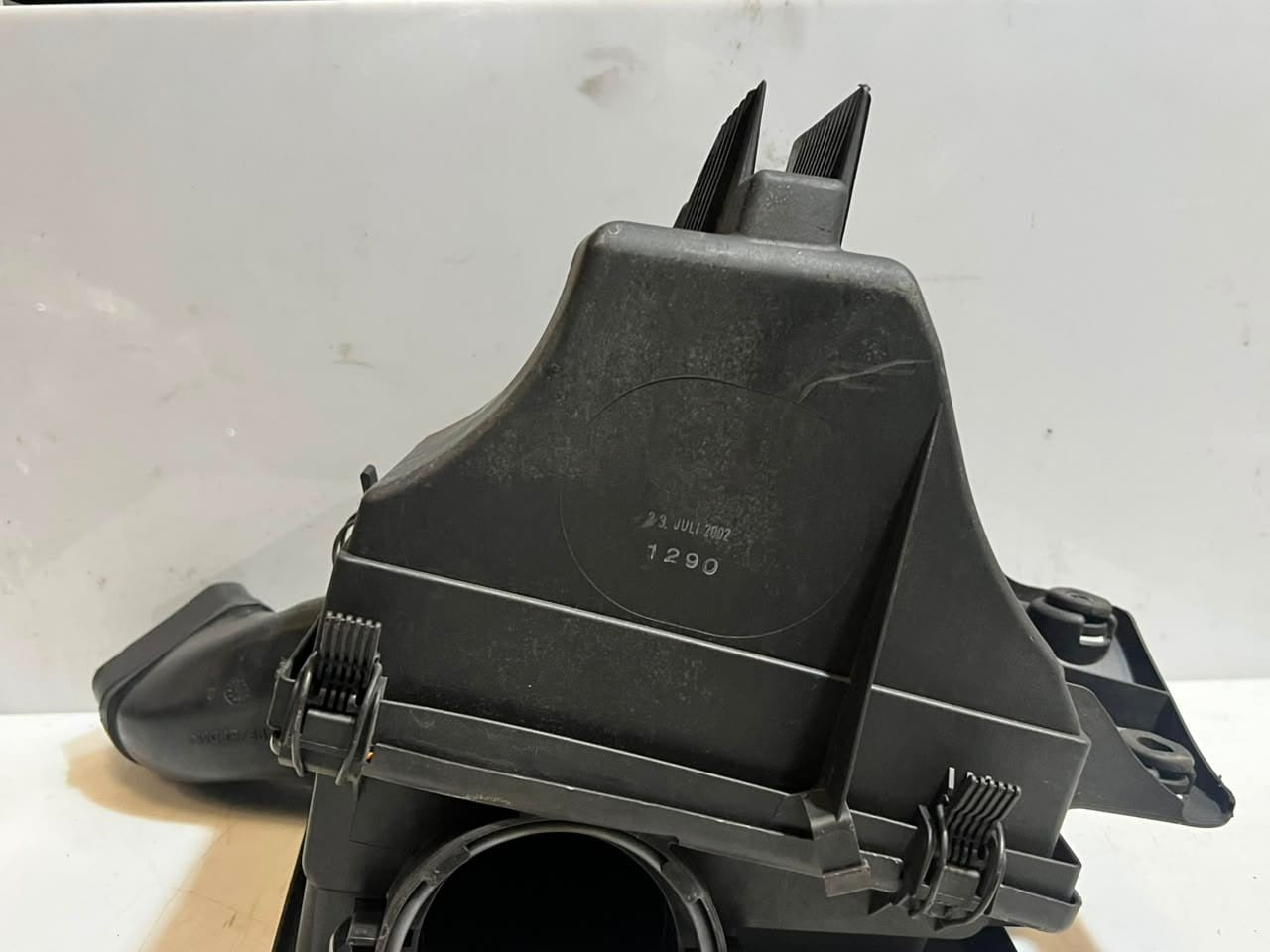 2001-2006 BMW 330Ci E46 3 Series Air Filter Housing 7501975 OEM