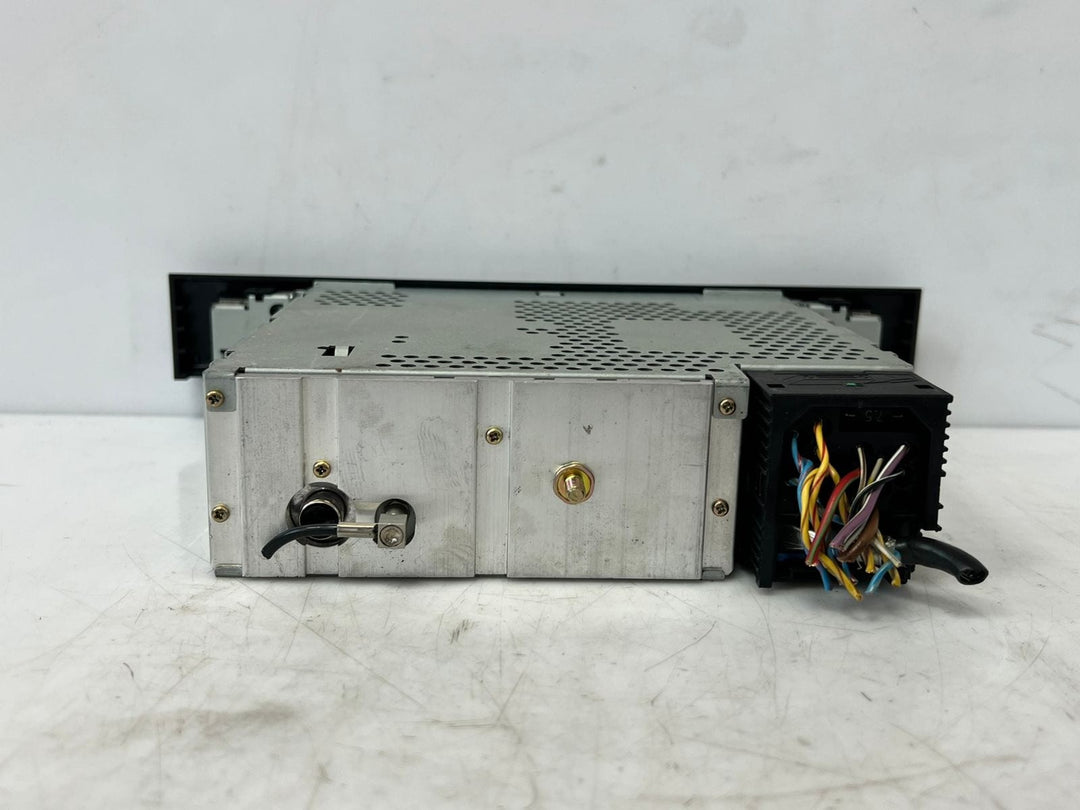 BMW C33 OCEANIA 12V DC NEGATIVE GND Business Radio 8362349 OEM