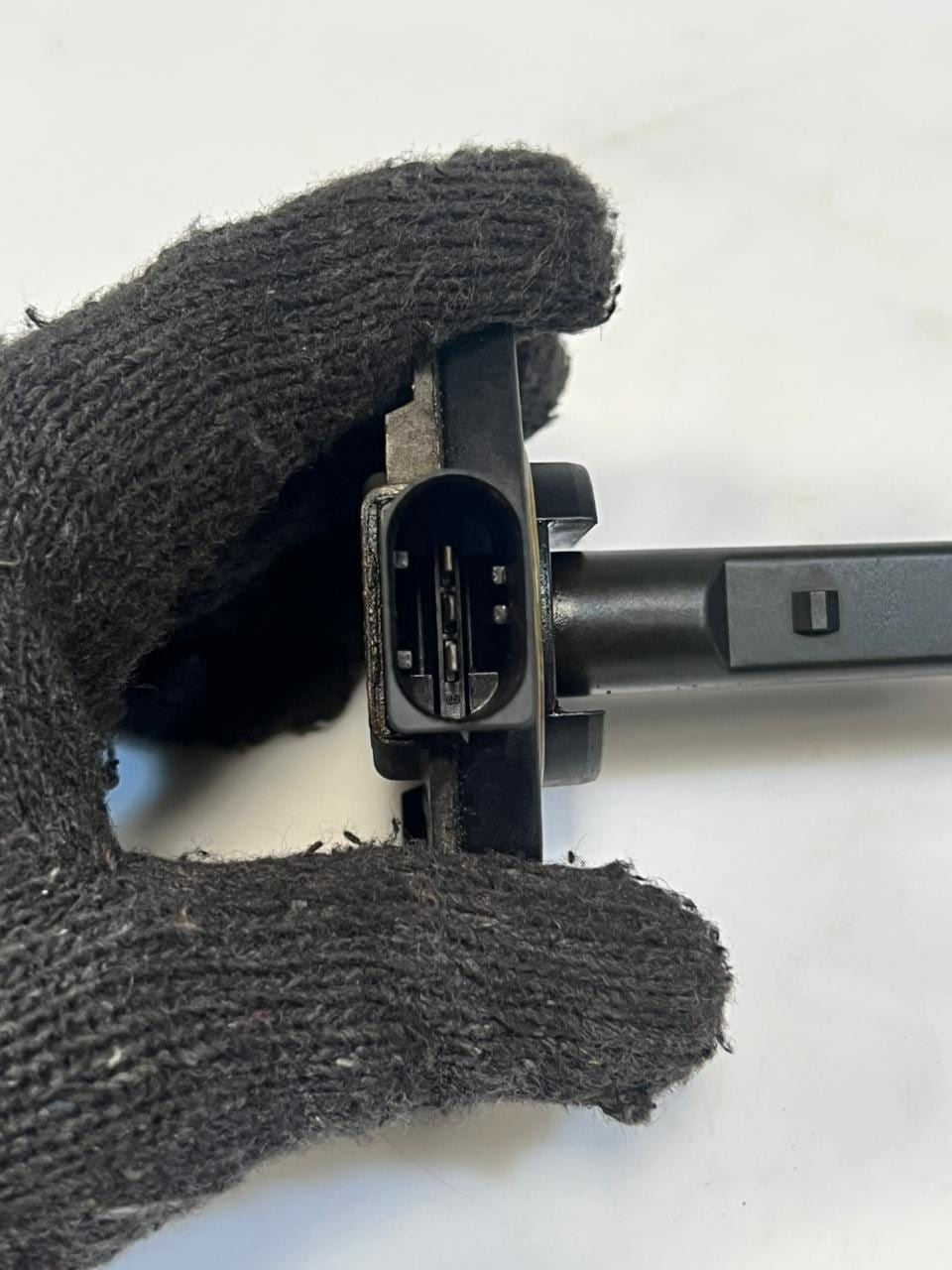 BMW E38 E39 E46 E53 E60 E61 E81 E82 E87 N47 Diesel Sump Oil Level Sensor 7508003