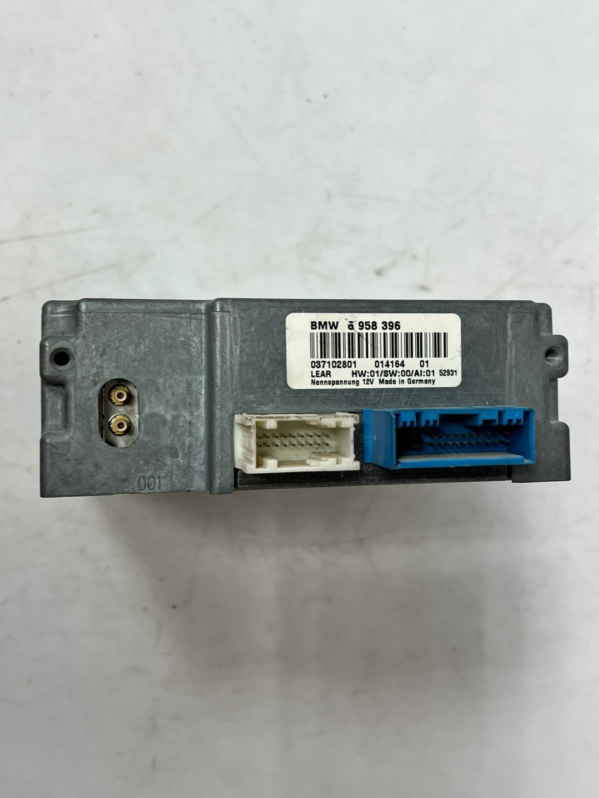 2005 BMW E60, E61, E65, E90, E70 X5, E71 X6 E66 TV /Video Control Module 6958396