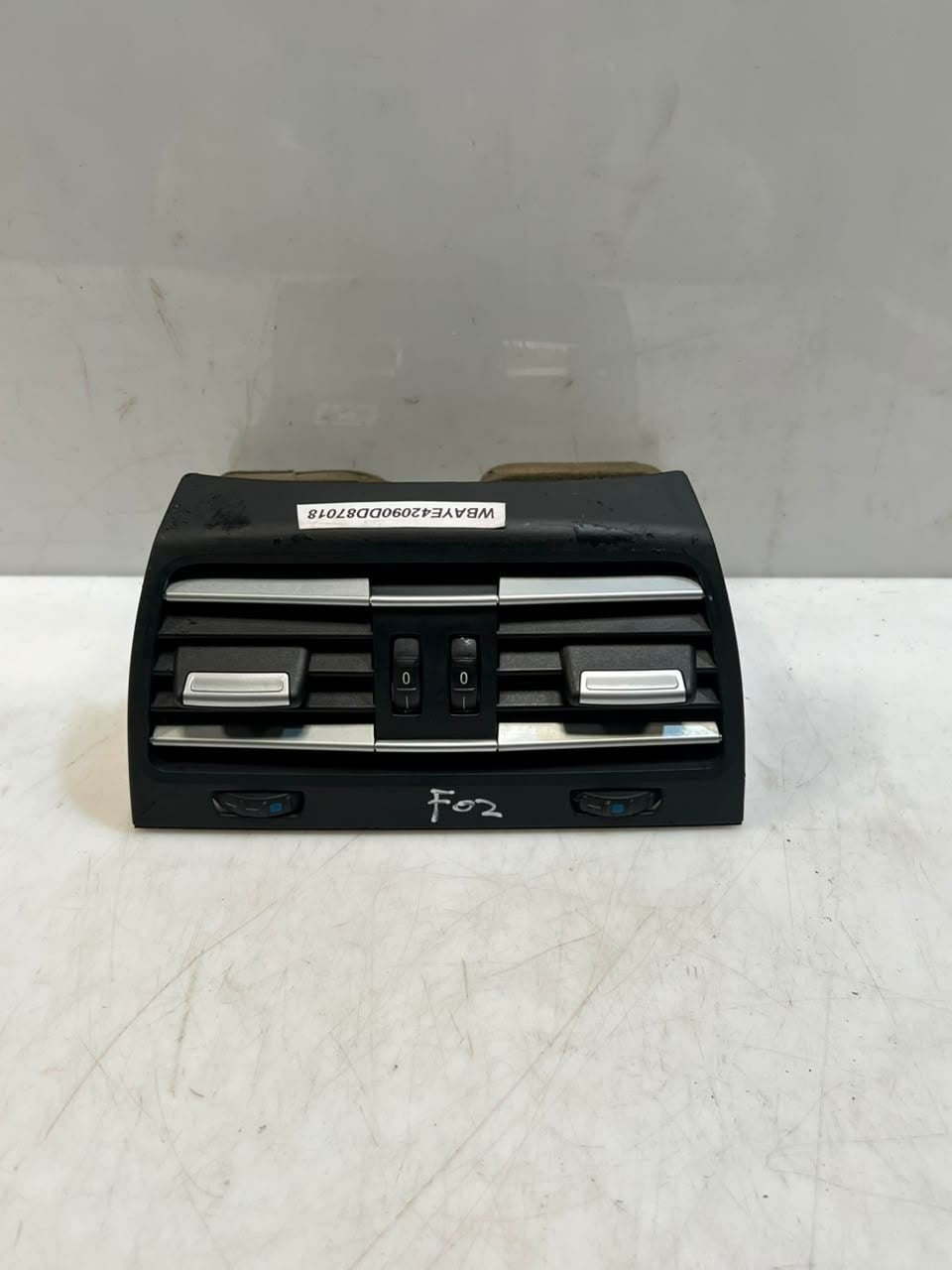 2008 BMW 750i 7 Series F01 F02 F03 F04 Rear Center Console Air Vent 9118249 