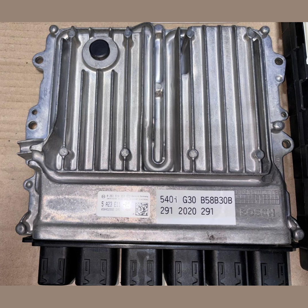 BMW 540i G30 B58B30B 2020 ENGINE CONTROL UNIT BDC-03 KEY CARD -5A23E11
