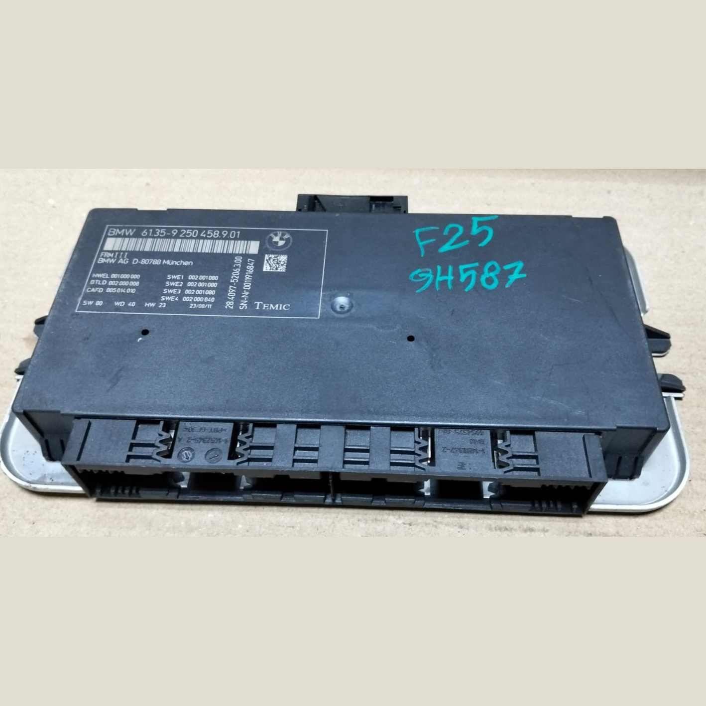 BMW X3 F25 FRM3 2011 Footwell Light Body Control Module 9250458