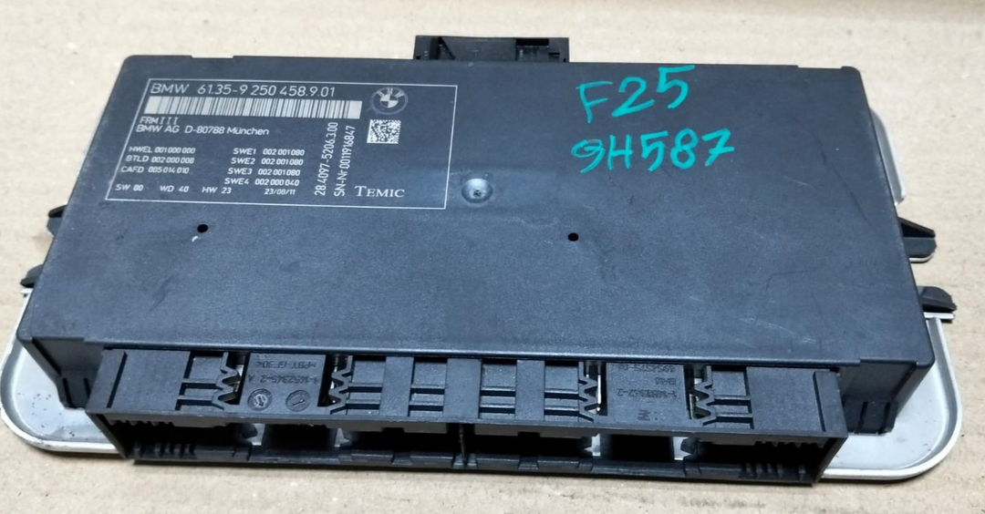 BMW X3 F25 FRM3 2011 Footwell Light Body Control Module 9250458