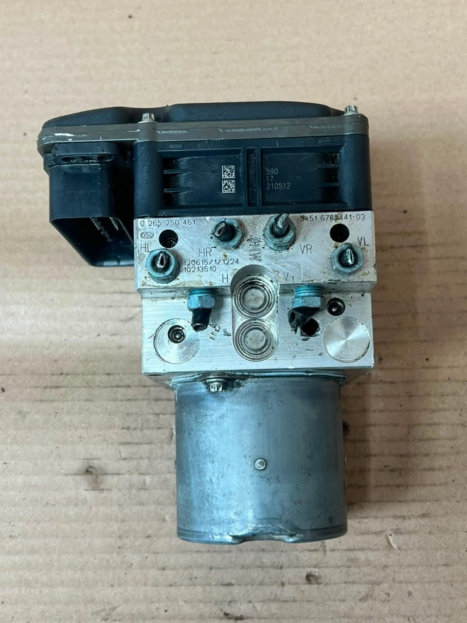 2010-2016 BMW 5 Series F10 and F11 535i ABS Hydraulic Unit / Pump 6858406 OEM