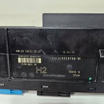 Bild in die Galerieansicht laden, 12-15 BMW E84 X1 Dash Body Control Junction Module Unit ECU 9329798 Oem