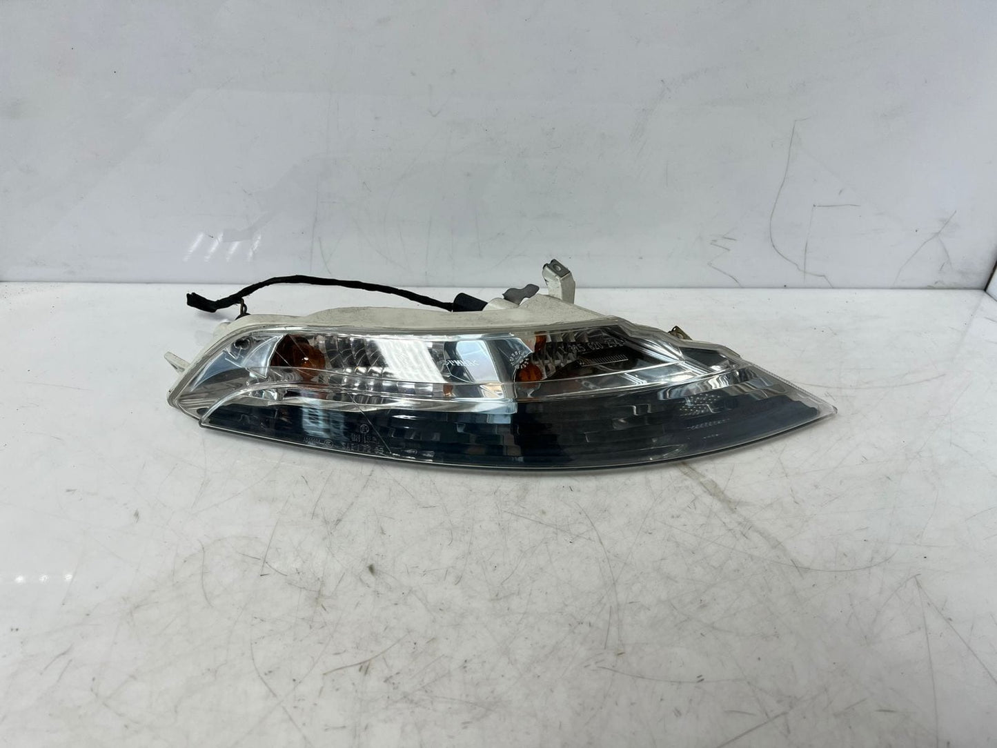 BMW 6 Series E63 E64 Front Right SIDE Turn Indicator Light 7165806 OEM