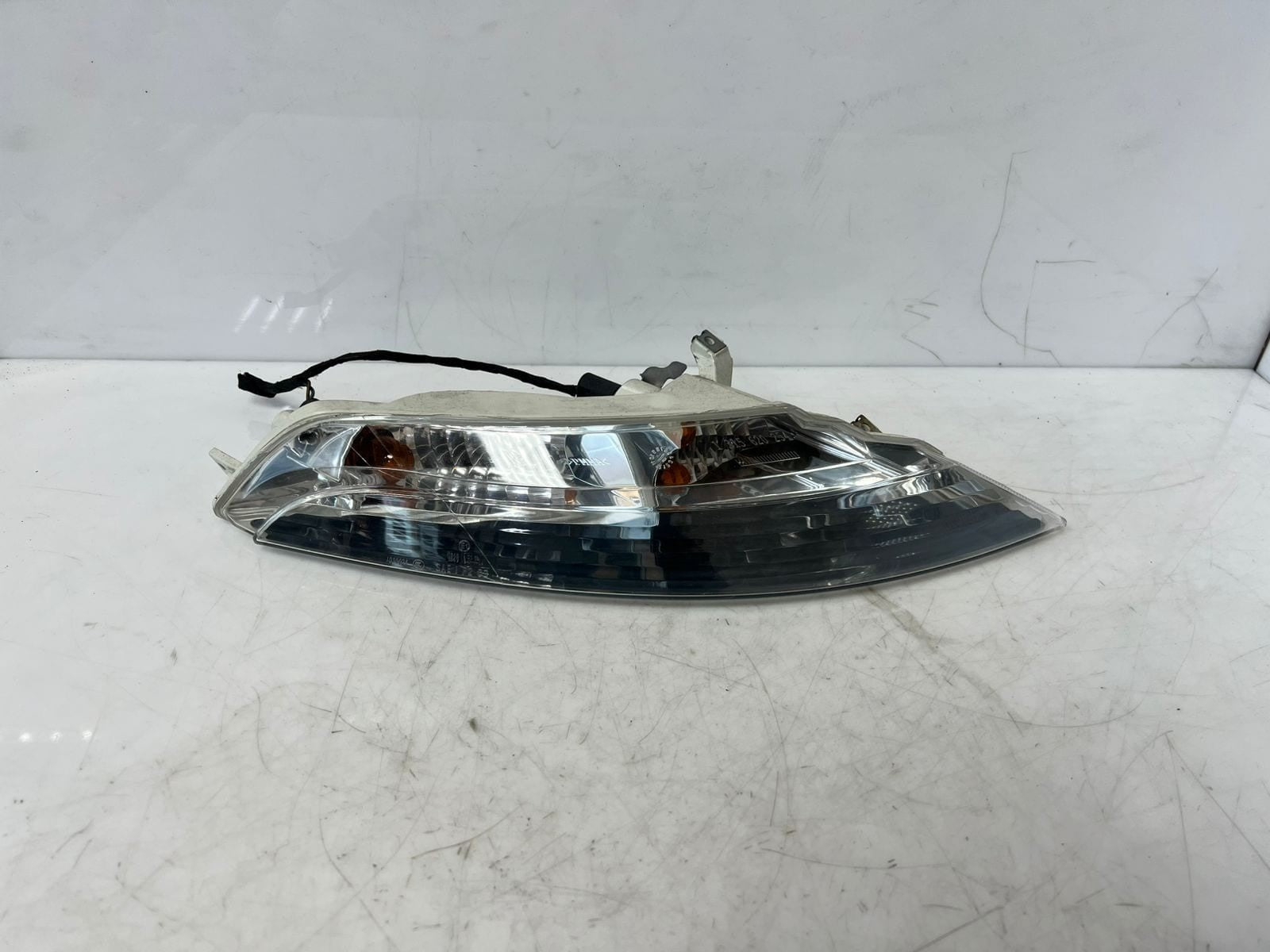 BMW 6 Series E63 E64 Front Right SIDE Turn Indicator Light 7165806 OEM