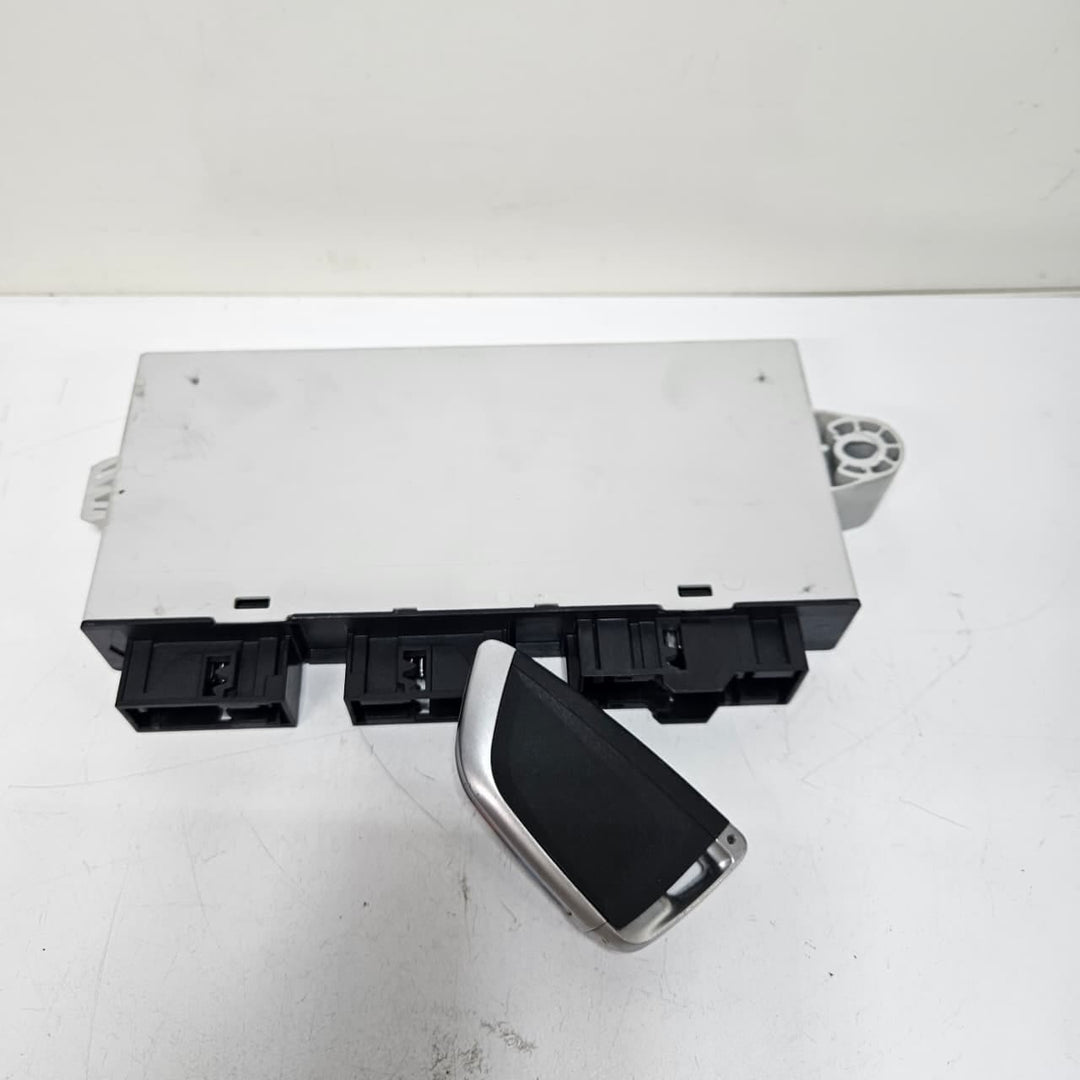 2010-2013 BMW F10 LCI 520I N20 Engine Control Unit DME Key Set 8626172