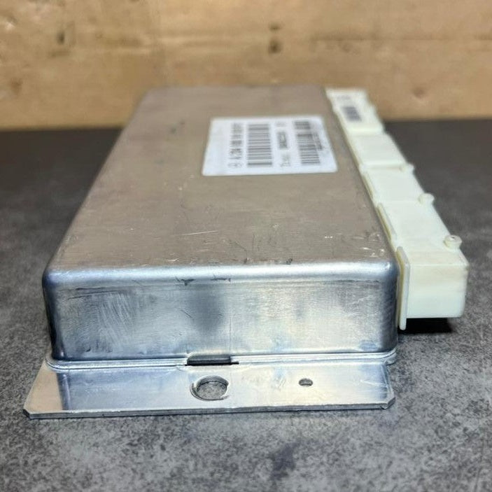 08-12 Mercedes W204 C-Class Air Airmatic Suspension Control Module A204 9009900