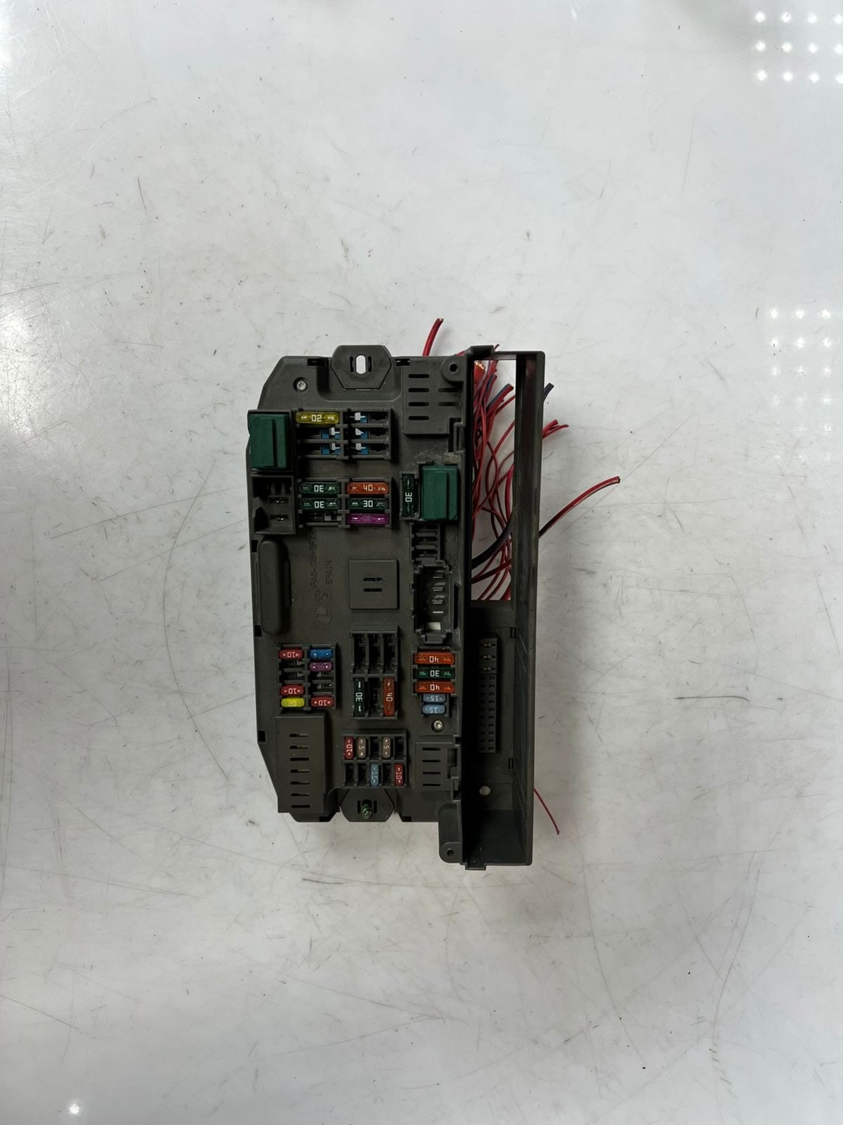 2007-2013 BMW X5 E70 and X6 E71 E72 Power Distribution Fuse Box 6976384 OEM 