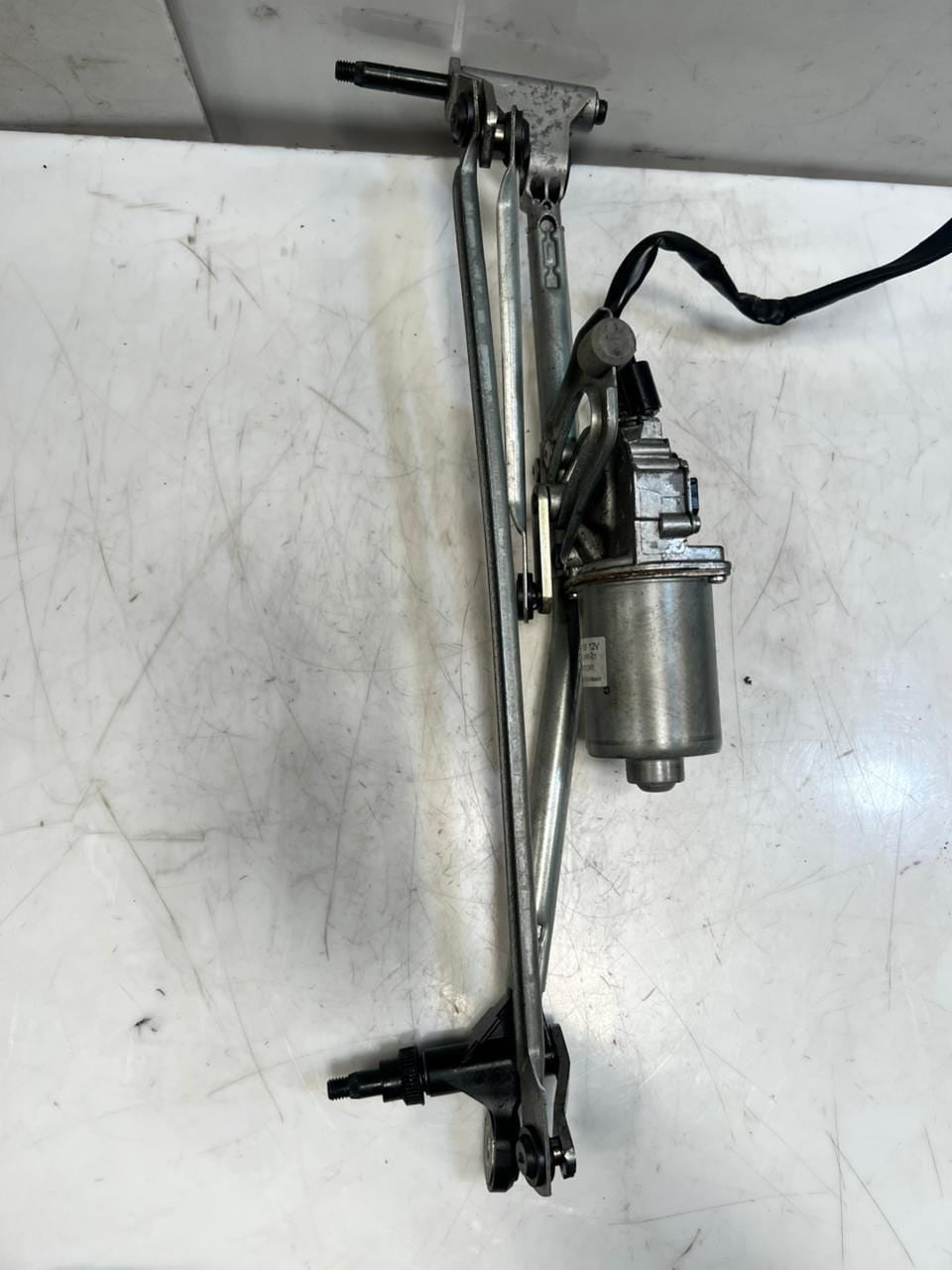 2010-2015 BMW X1 E84 Front Windshield Wiper Motor And Linkage 2992466 OEM