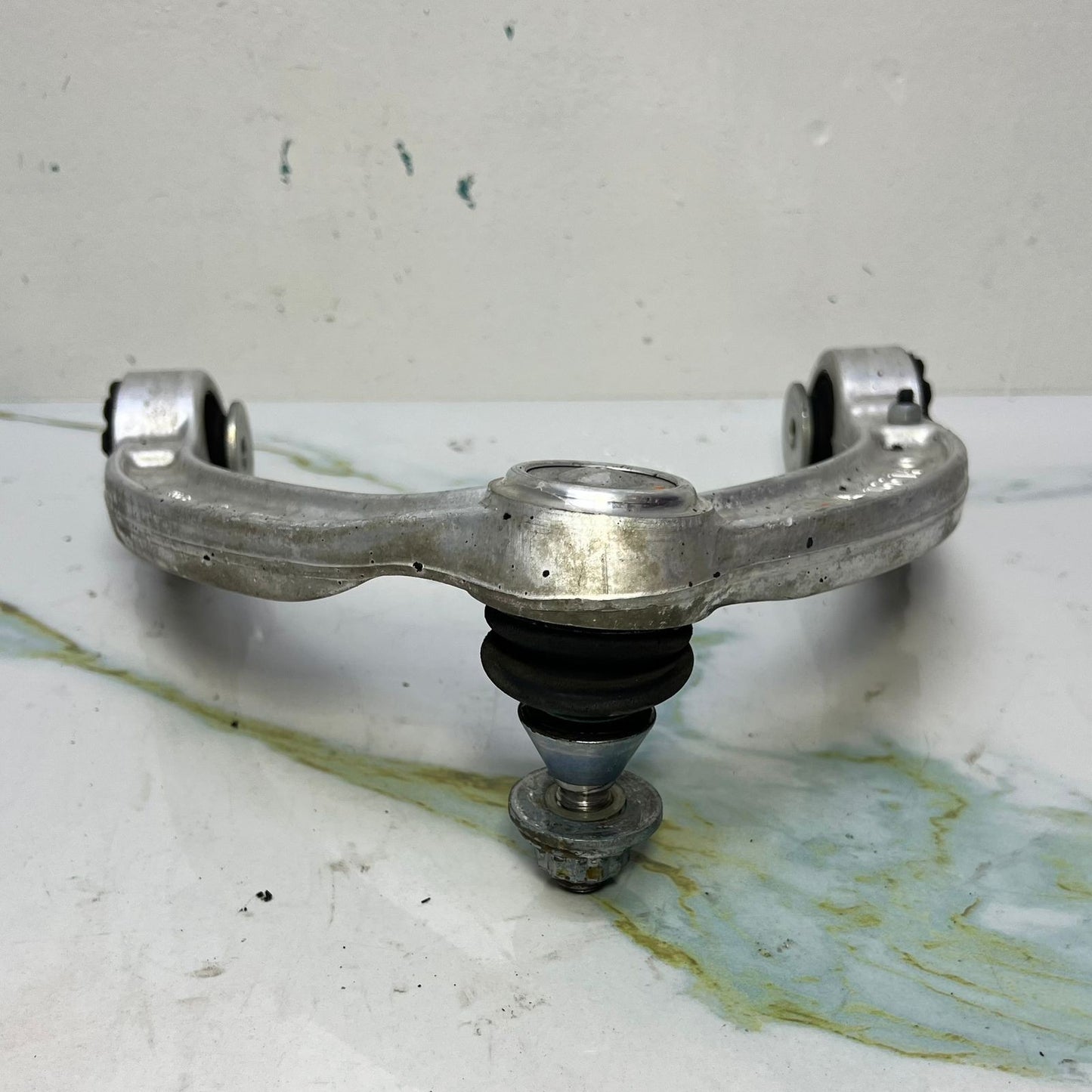12-17 Mercedes W166 GL450 ML550 Front Right Passenger Side Upper Control Arm OEM