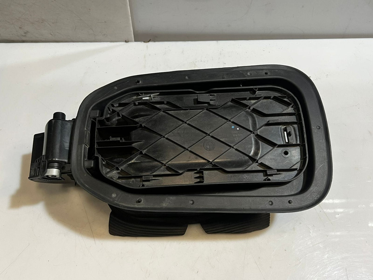 2022 2023 2024 BMW iX i20 Fuel filler cap fuel flap OEM 51177953712 OEM