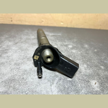 Genuine Mercedes W164 Fuel Injector Sprinter 3.0L OM642 A642 0700587 Oem Diesel
