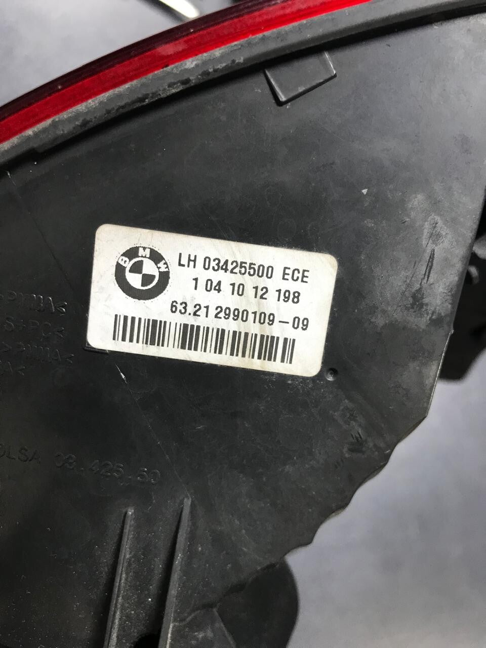 BMW X1 E84 LEFT SIDE REAR OUTER TAIL LIGHT  OEM 2990109