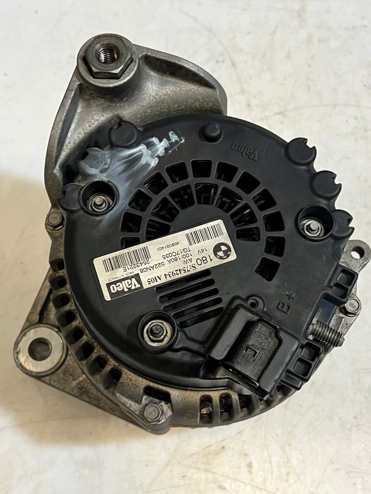 2006-2008 BMW 750i E60 E61 E63 E64 E65 E66 E67 E68 ENGINE Alternator 7542934 OEM