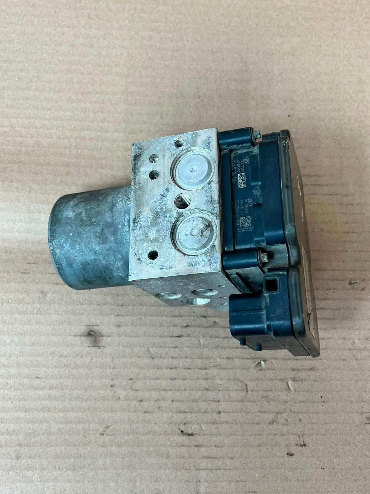 2013-2018 BMW X5 F15 ABS BRAKE Pump CONTROL Module 6870183 OEM
