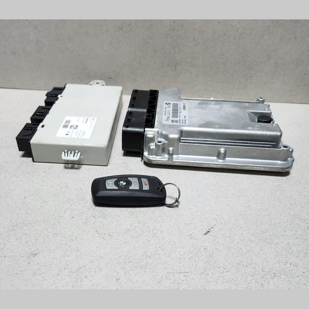 2014-2015 BMW 535D F10 Engine Control Module 8577843 ECU SET DIESEL 