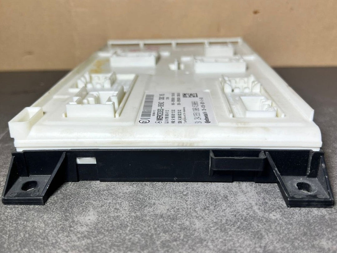 Mercedes-Benz W166 ML GL GLE Front SAM Body Control Module Unit A166 9004112 OEM
