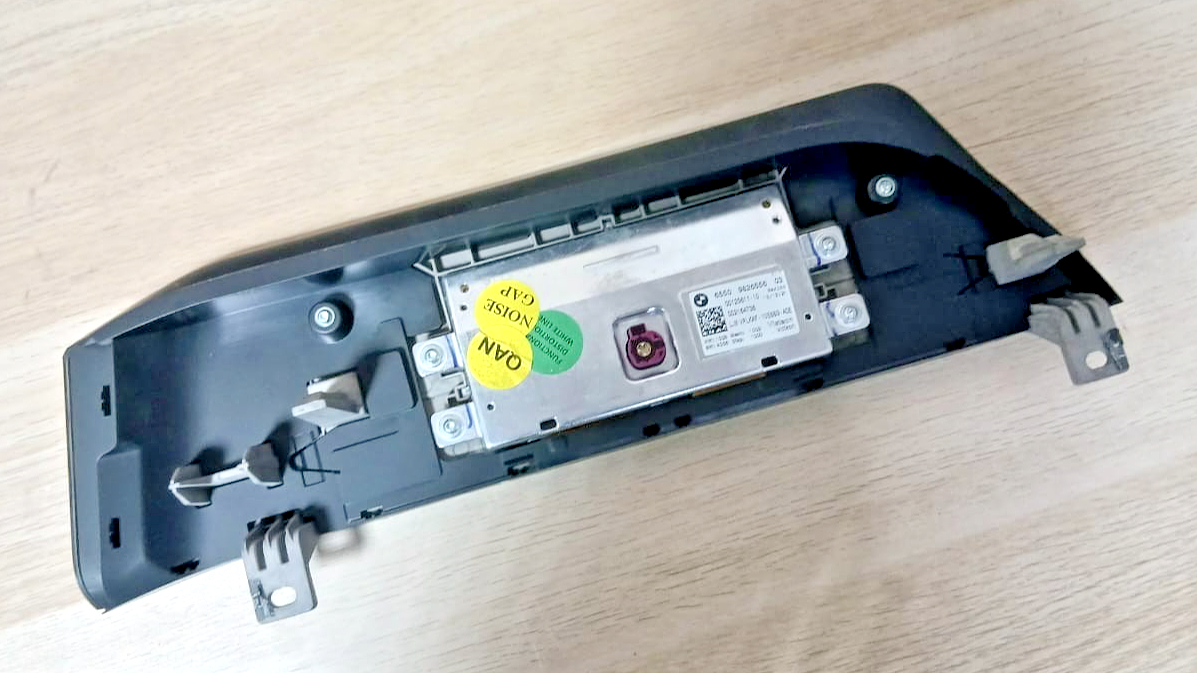 BMW G20 3 Series 330e OEM Navigation Multimedia Display Screen 9826556