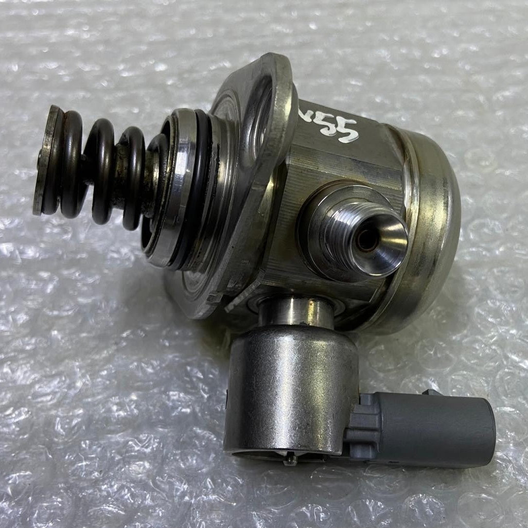 OEM BMW F20 F22 F11 Petrol N55 High Pressure Fuel Injection Pump 7610761 BOSCH