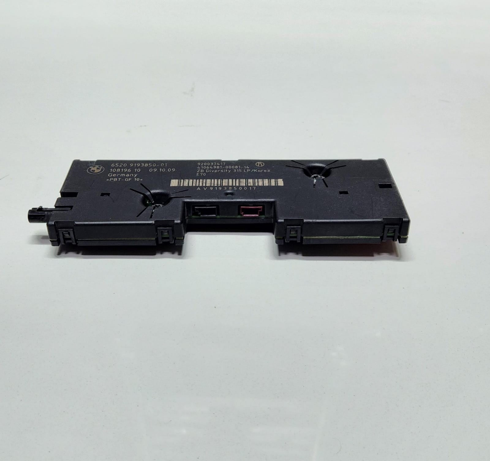 2008 BMW X5 Antenna Amplifier Diversity 65209193850 X5 E70 and E70 LCI OEM