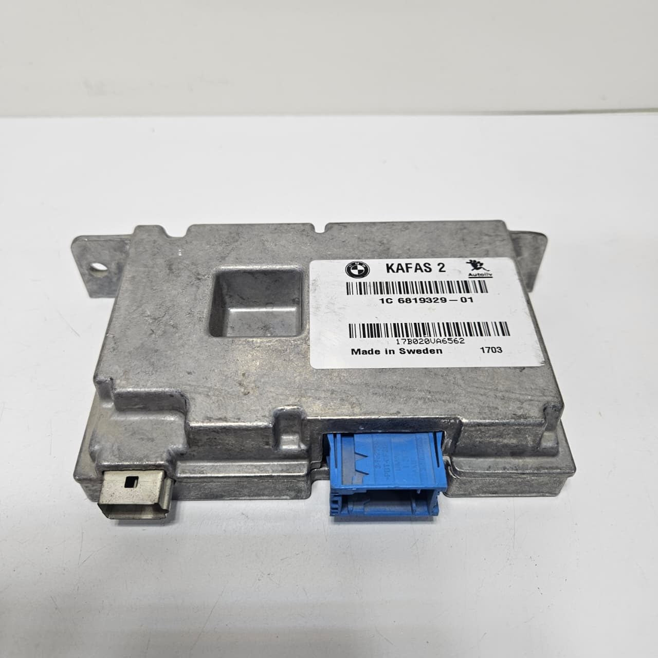 2013-2015 BMW X4 F26 750Li Camera Control Module 6819329