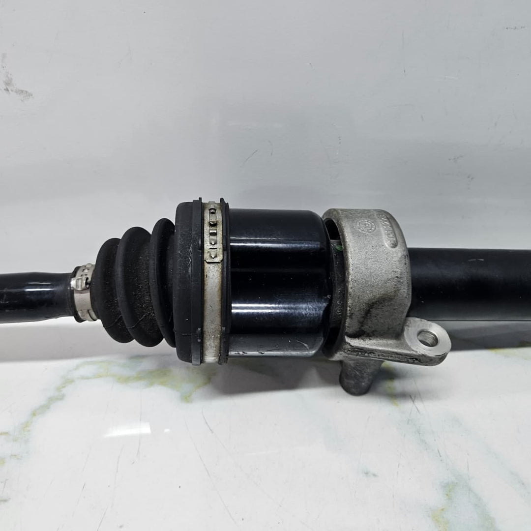 2014-2019 BMW i8 Rear Right Driveshaft 8611320