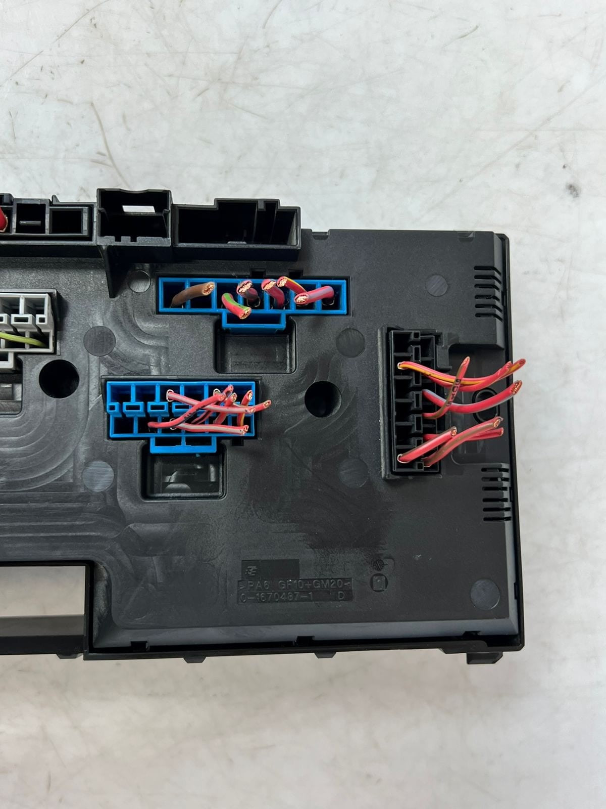 2011-2014 BMW X3 F25 Front Power Distribution Fuse Box 9210863 OEM