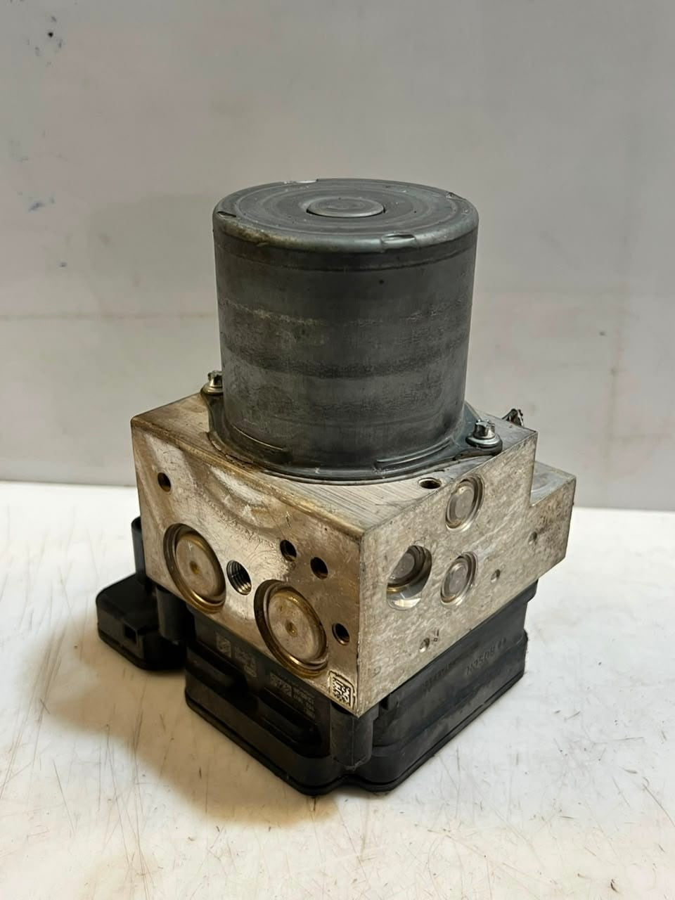 2011-2016 BMW 5' F10 F11 528i ABS HYDRAULIC Pump Assembly 6797668 OEM
