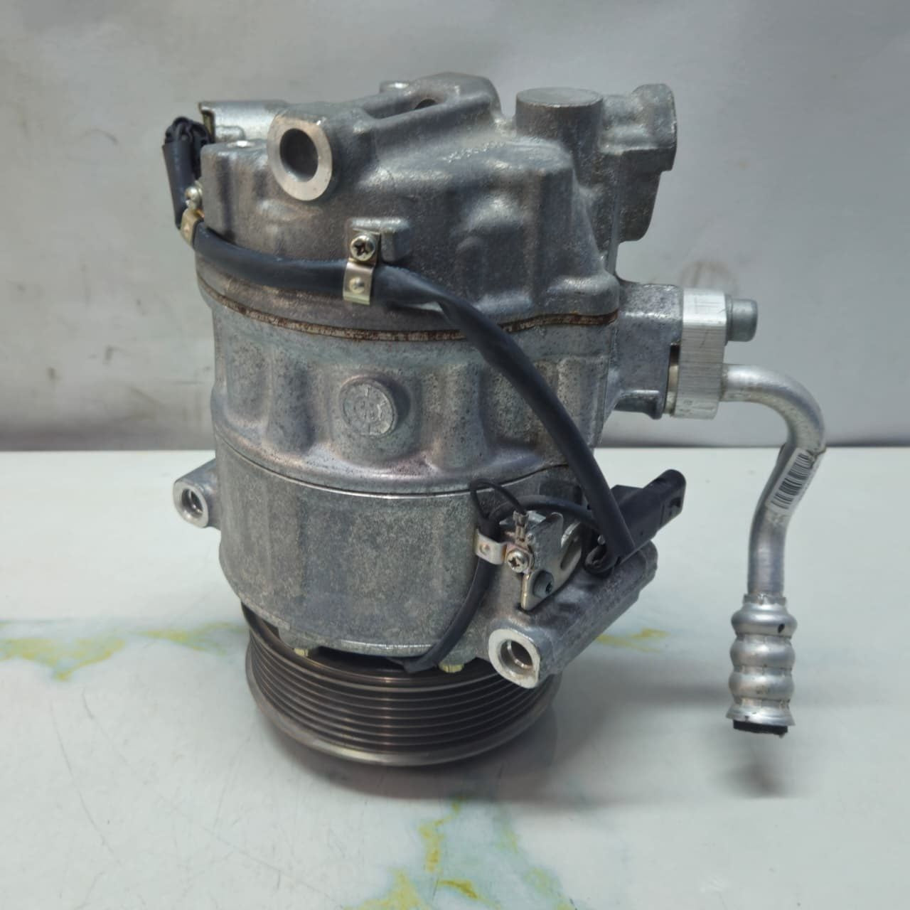 2016-2019 BMW 750Li M5 F90, M8 F91 F92 Air Conditioning Compressor 5A112E1