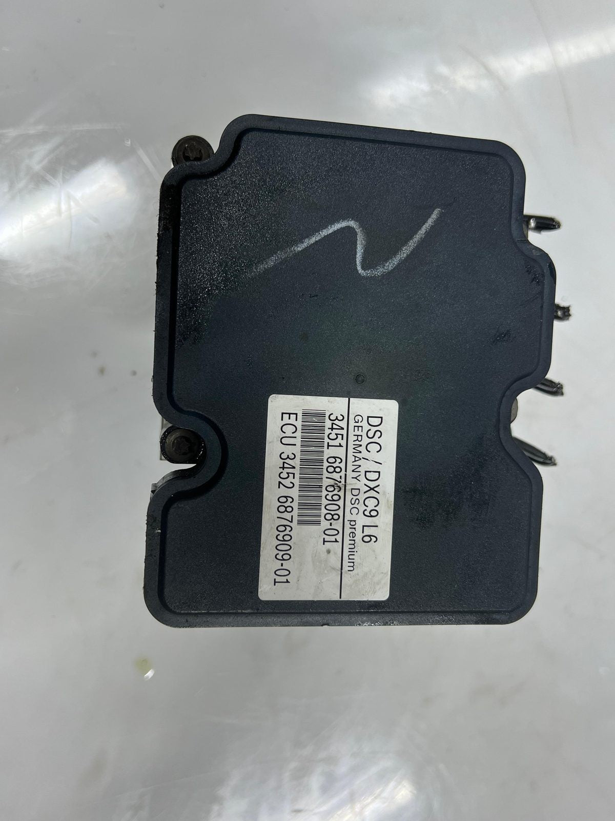 2016 BMW 528i 5 Series F10 and 6 Series F12 L6 DXC9 Abs Pump 6876908 OEM