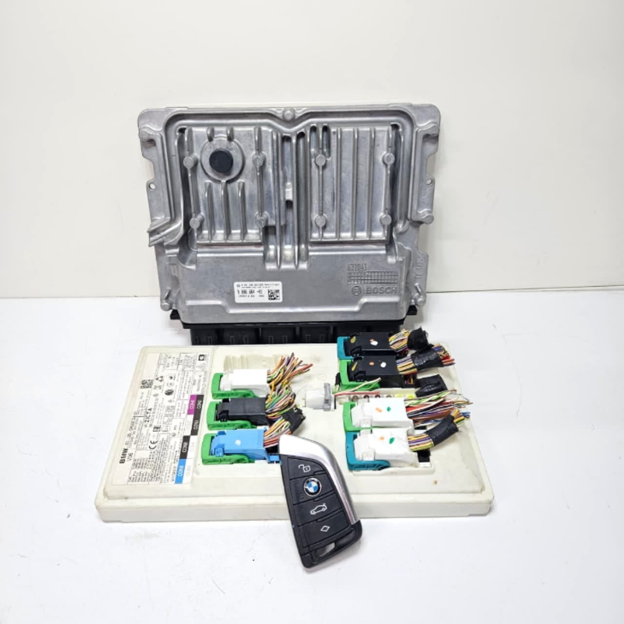 9886664-2019 BMW 3 Series G20 G21 2.0d Engine Control Unit DDE Key Set OEM
