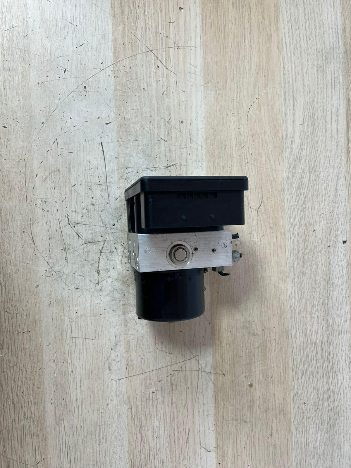 BMW 1 3 series E81 E82 E87 E90 E91 E92 ABS DSC BRAKE PUMP CONTROLLER 6787837