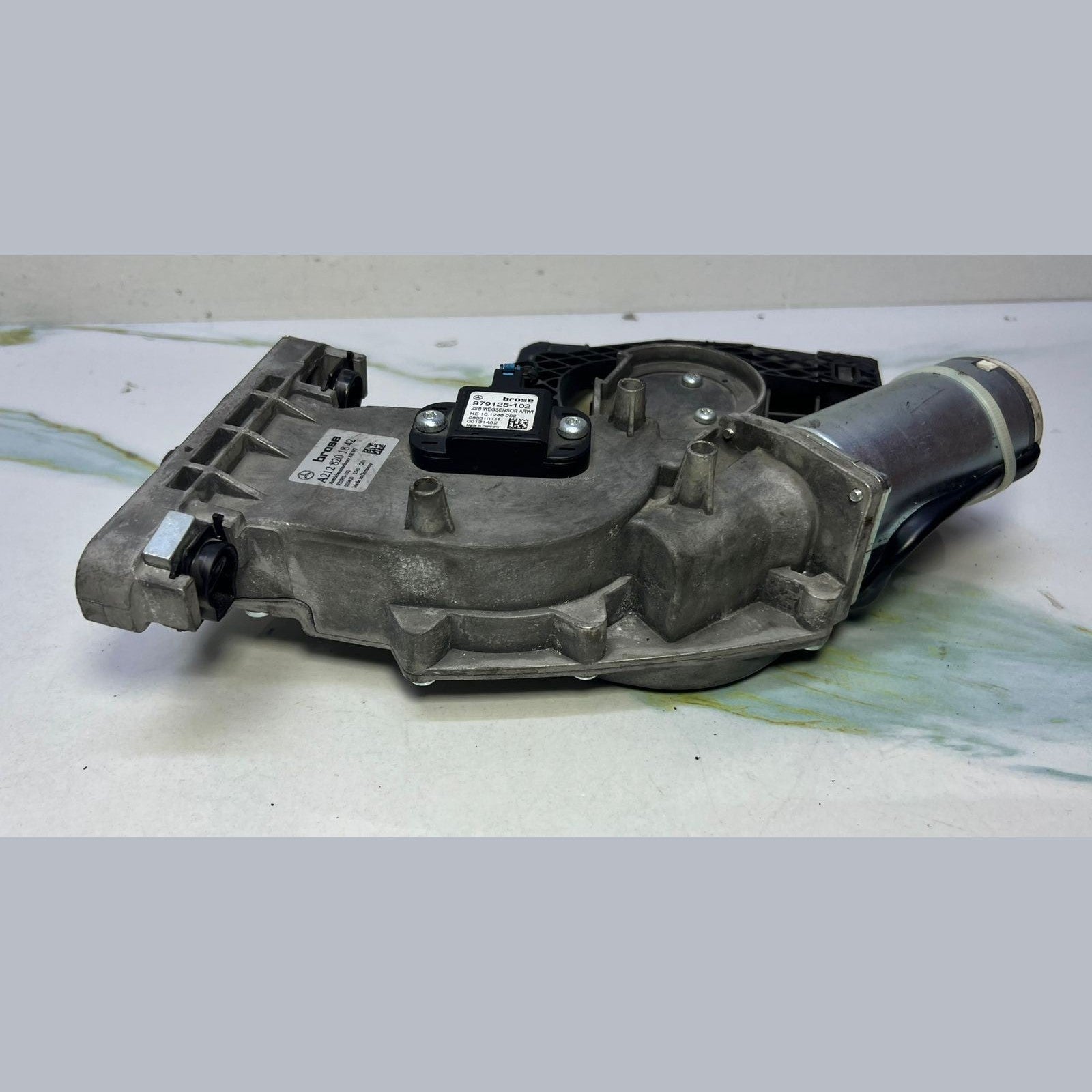 Mercedes W204 GLK350 Power Tailgate Liftgate Motor Actuator A212 8201842 OEM
