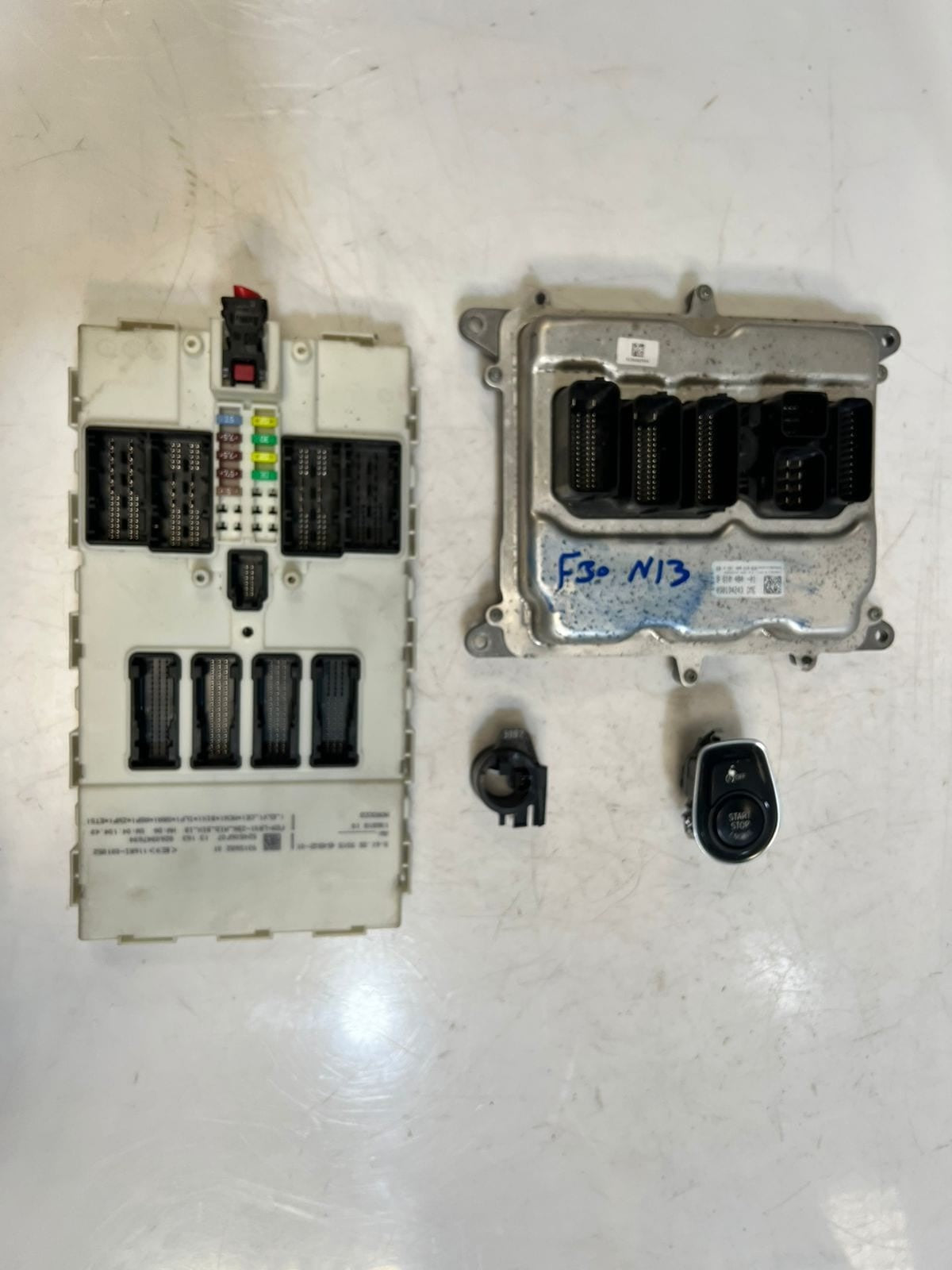 BMW N13 F30 Engine Control Unit ECU SET DME+FEM 8610484 OEM